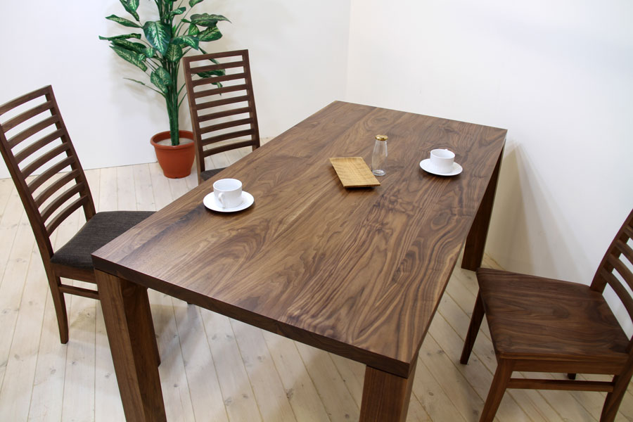 凛／RIN 天然木・無垢材を使ったシンプルなダイニングテーブル ウォールナット／ウォルナット サイズオーダー可能