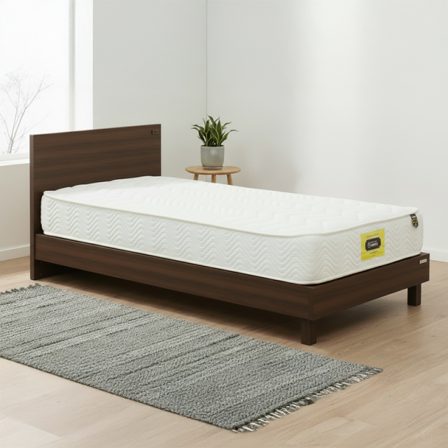 ダークブラウン