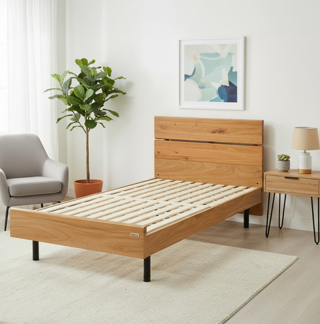 Tasiaコンセント付無垢材ベッドフレーム シングル