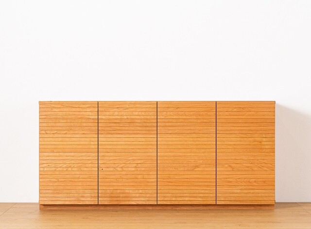 スリットデザイン（格子のようなデザイン）