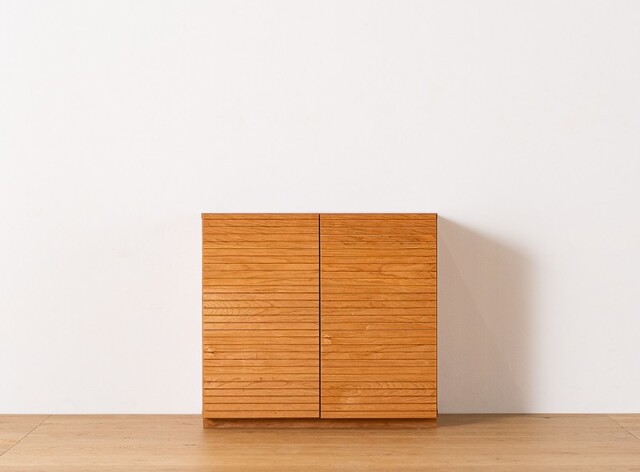 スリットデザイン（格子のようなデザイン）