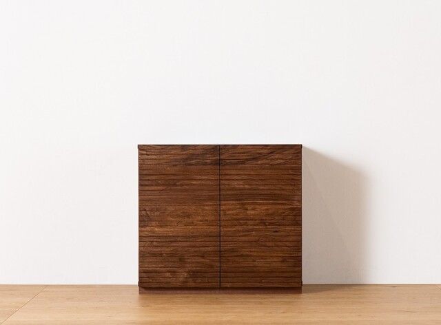 スリットデザイン（格子のようなデザイン）